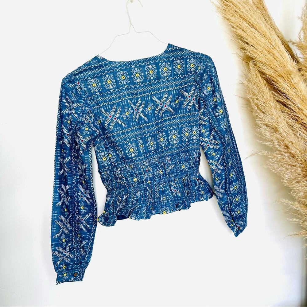 NEW ANTHROPOLOGIE FOREVER THAT GIRL Blue White Floral Smock VNeck Blouse Top XS - Picture 5 of 13